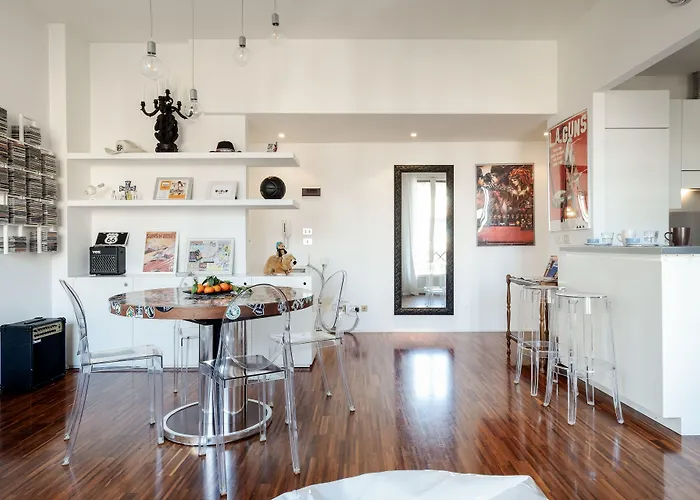 Apartment Rock 'n' Pop House